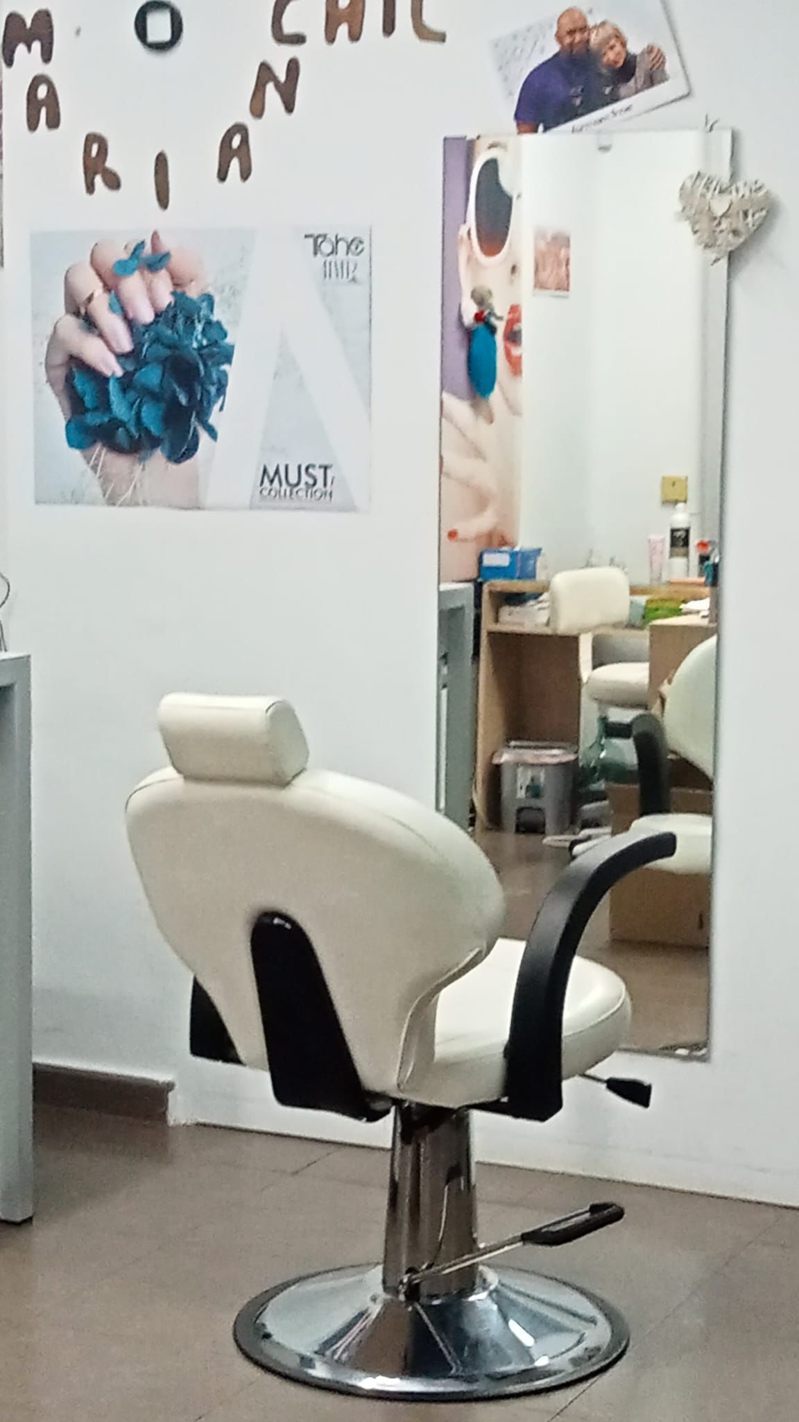 Extensiones de pestañas profesionales en Salon Chic Marian Sueca